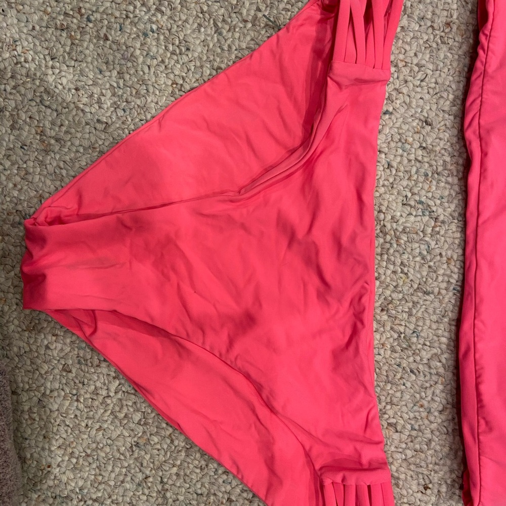 Pink bikini - Picture 3 of 3
